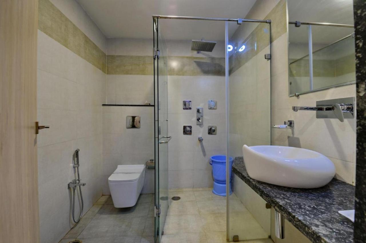 Hotel Signetic Blue Бопал Екстериор снимка